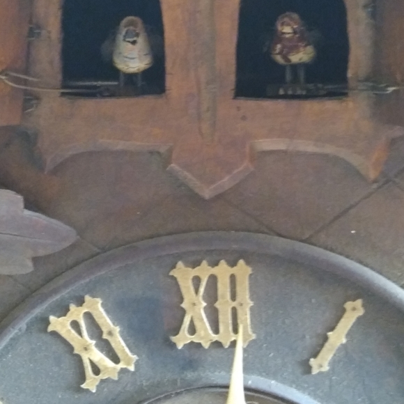 ^!^ SOLD ^!^ Antique Cuckoo Clock (needs love) - Picture 5 of 14